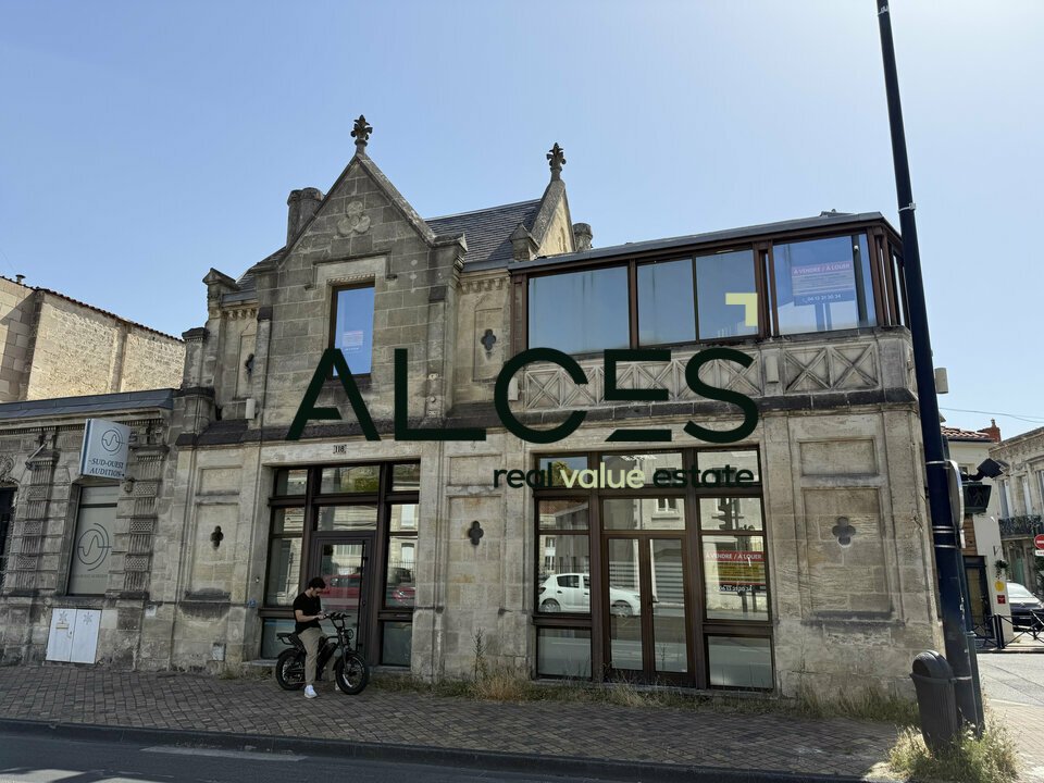 LOCAL COMMERCIAL À VENDRE/ LOUER BOULEVARD