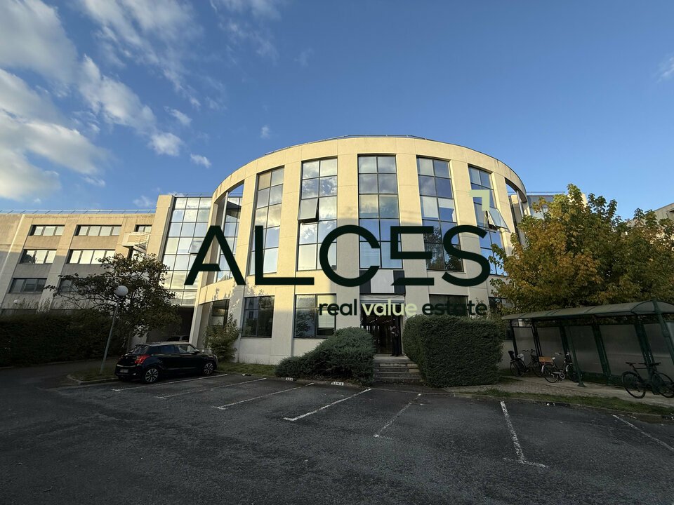 BUREAUX À LOUER RAVEZIES