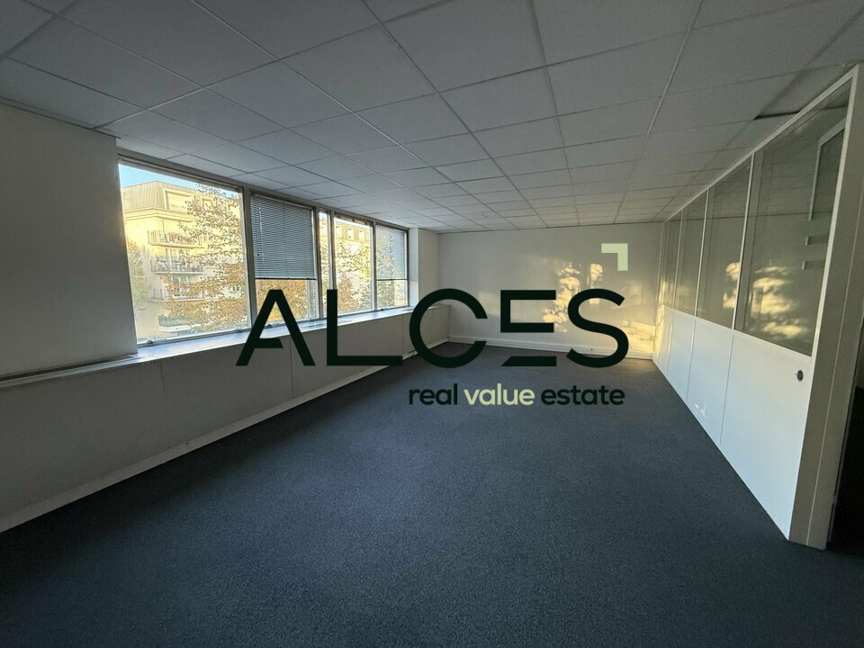 BUREAUX À LOUER RAVEZIES