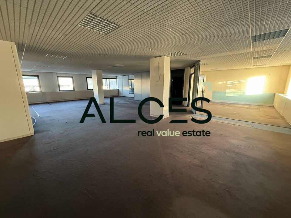 BUREAUX À LOUER RAVEZIES