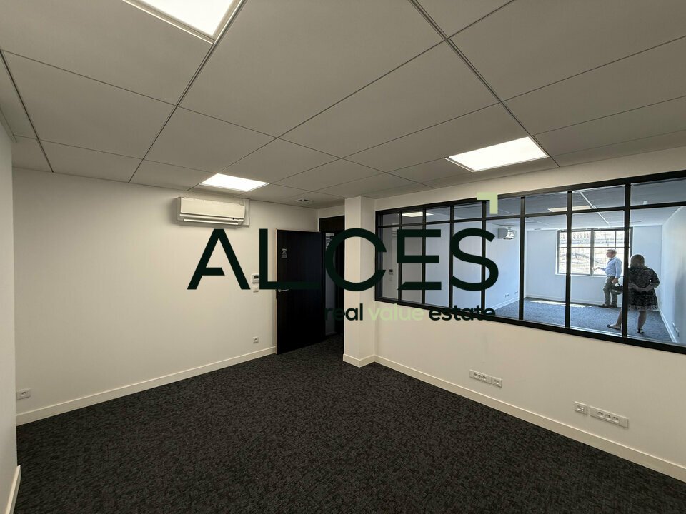 BUREAUX À LOUER AU BOUSCAT