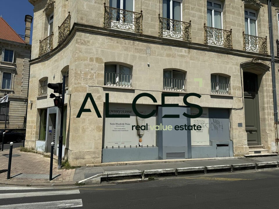 LOCAL COMMERCIAL À LOUER JARDIN PUBLIC