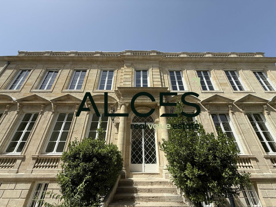 IMMEUBLE À LOUER PALAIS GALLIEN