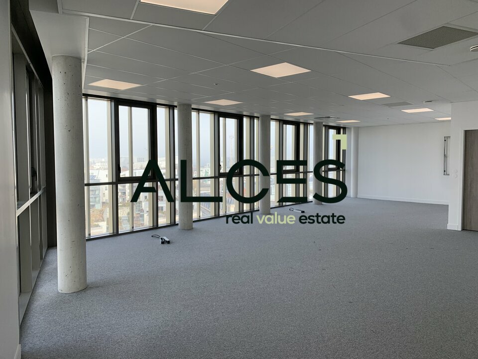 À LOUER BUREAUX HYPERION / EURATLANTIQUE