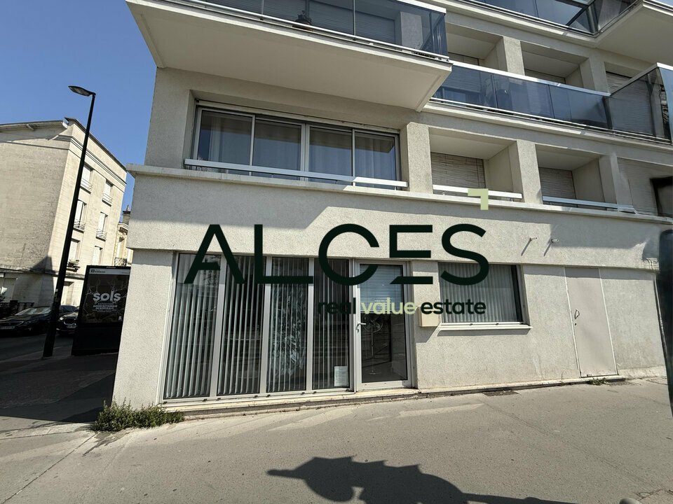 LOCAL COMMERCIAL À LOUER SAINT GENES
