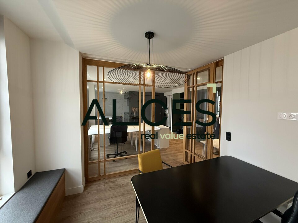 BUREAUX OPÉRÉS À LOUER MERIADECK