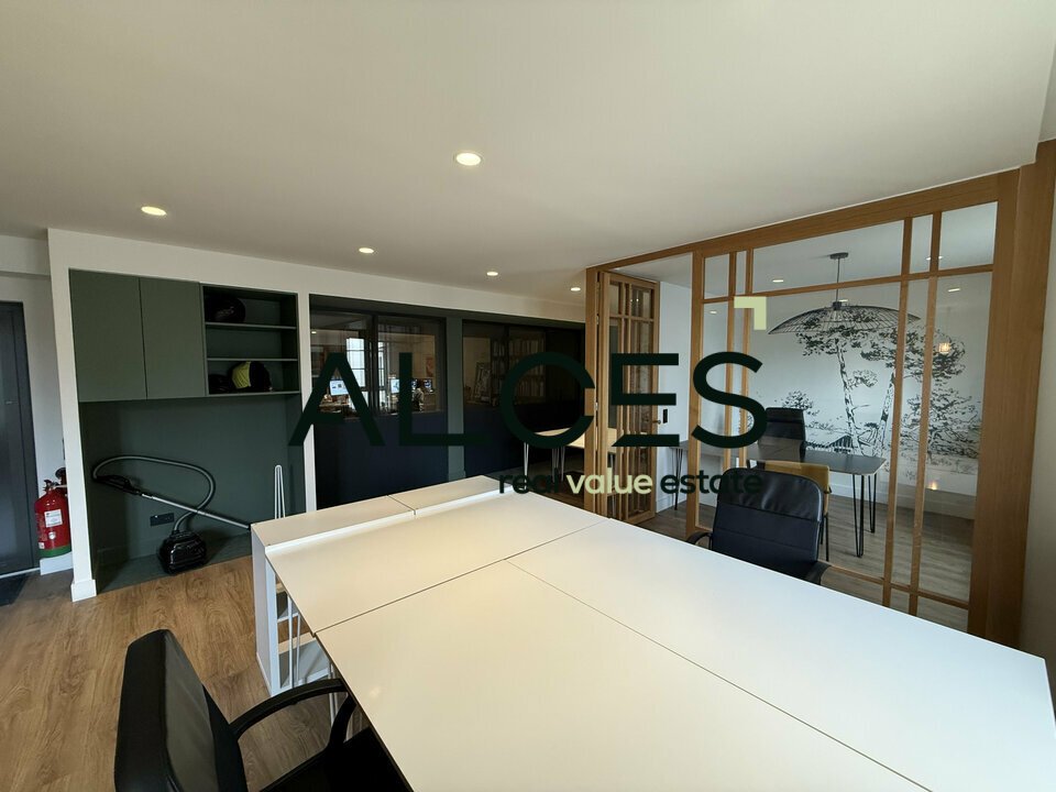 BUREAUX OPÉRÉS À LOUER MERIADECK