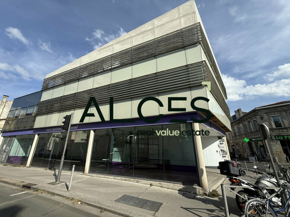 LOCAL COMMERCIAL À LOUER BARRIERE ST-GENES