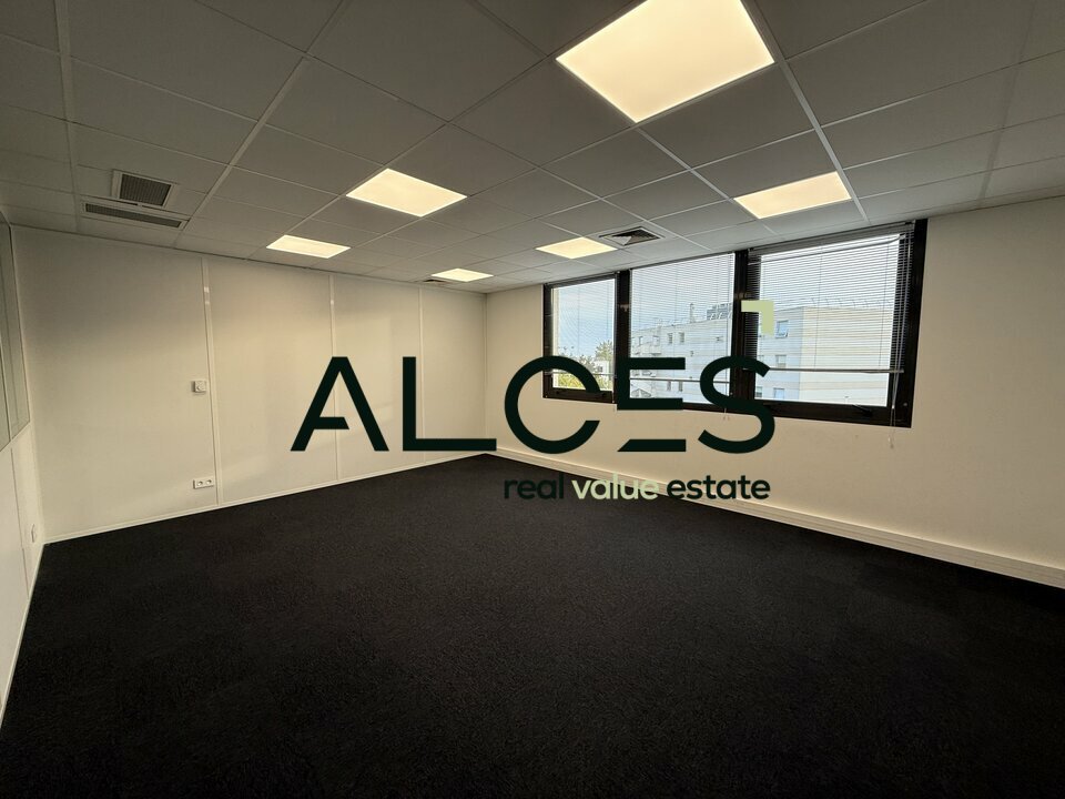 BUREAUX À LOUER RAVEZIES