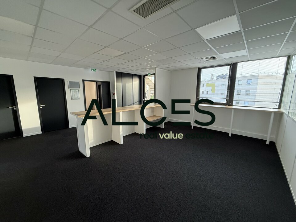 BUREAUX À LOUER RAVEZIES